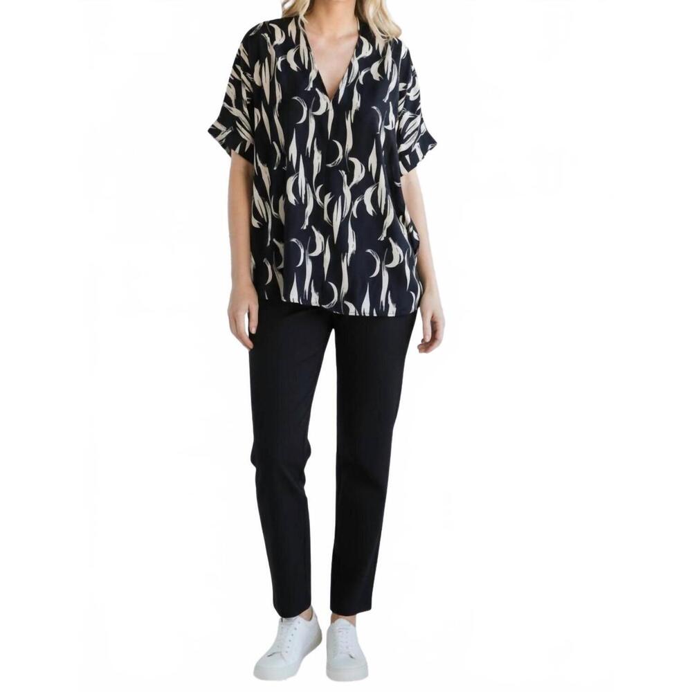 NEW DIVA USA jodifl relaxed top in black and cream